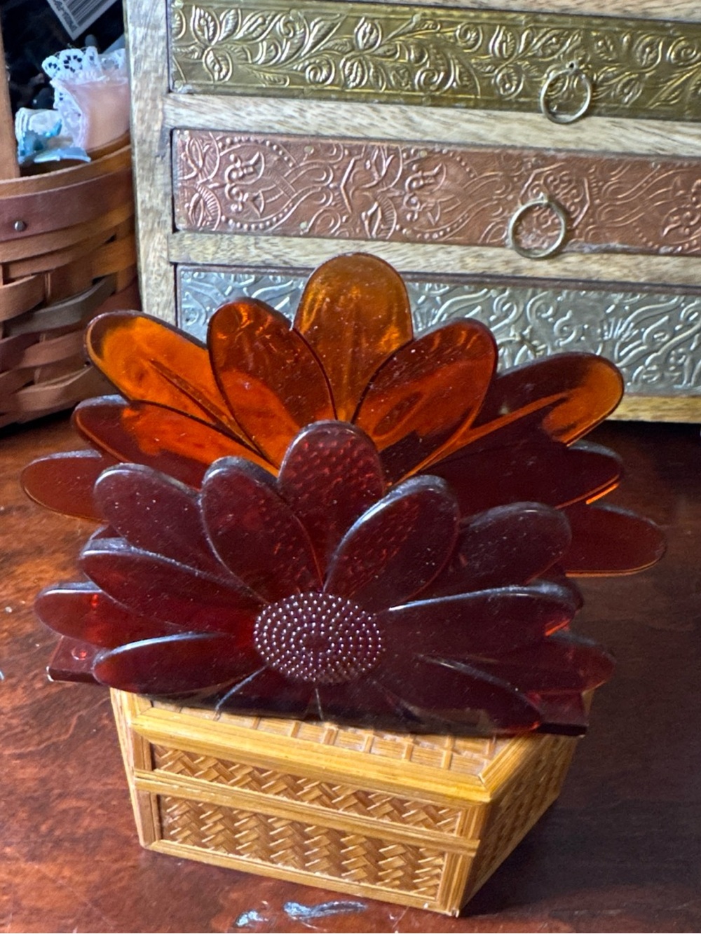 Amber plastic Flower napkin holder / mail holder Decorative Accent - Unbranded